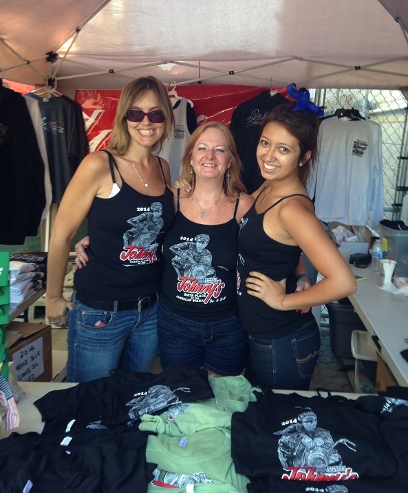 Our ladies kept busy in the t-shirt booth.